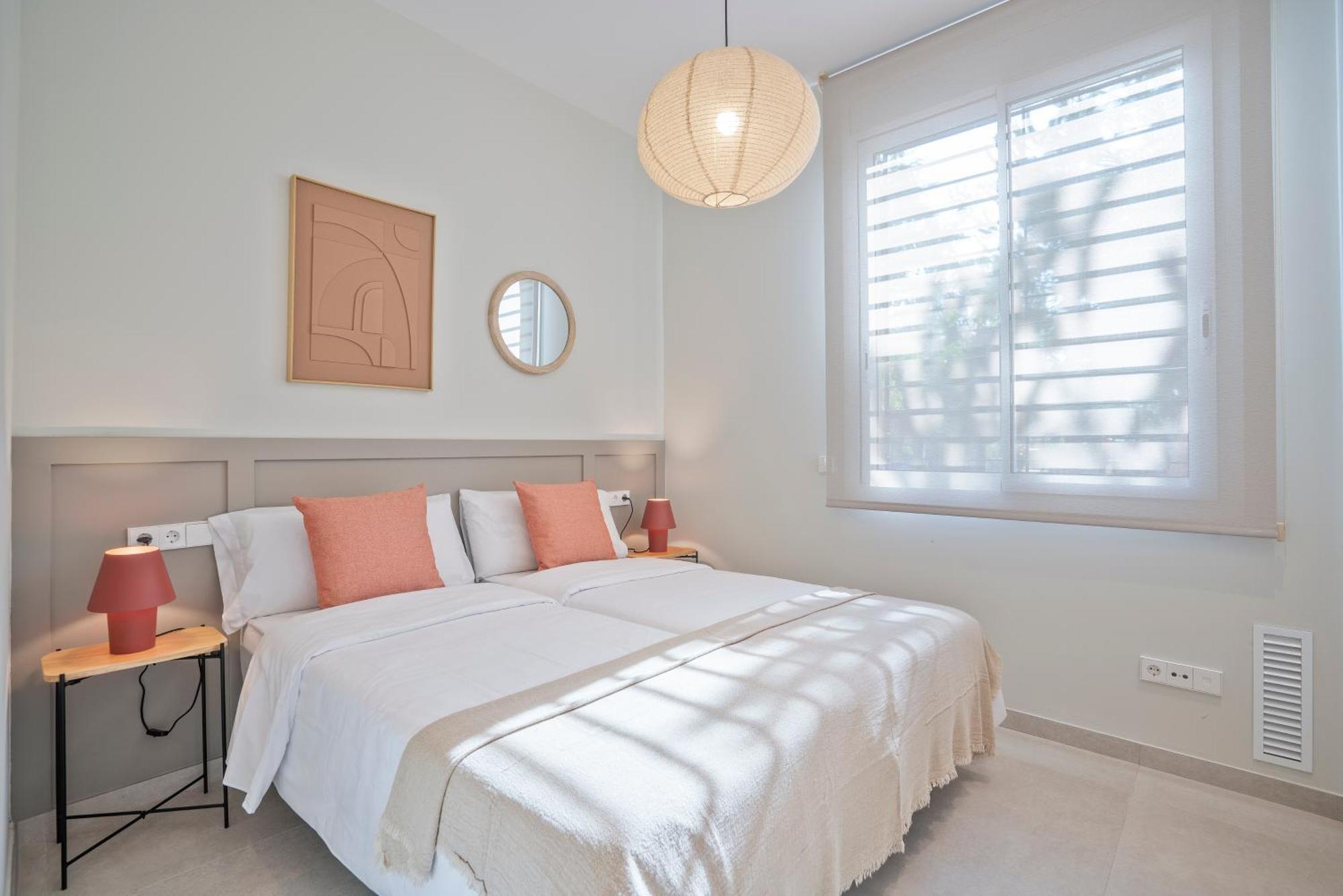 Sitges Spaces Garden Condo-2 Bedrooms, 2 Bathrooms, Garden Terrace, Near Center, Sleeps Up To 6- Monthly Rentals Only Kültér fotó
