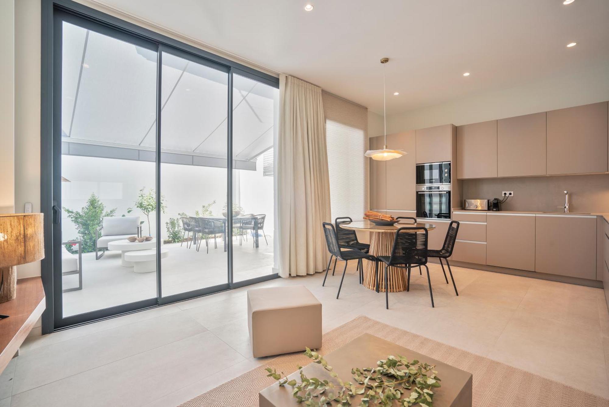 Sitges Spaces Garden Condo-2 Bedrooms, 2 Bathrooms, Garden Terrace, Near Center, Sleeps Up To 6- Monthly Rentals Only Kültér fotó