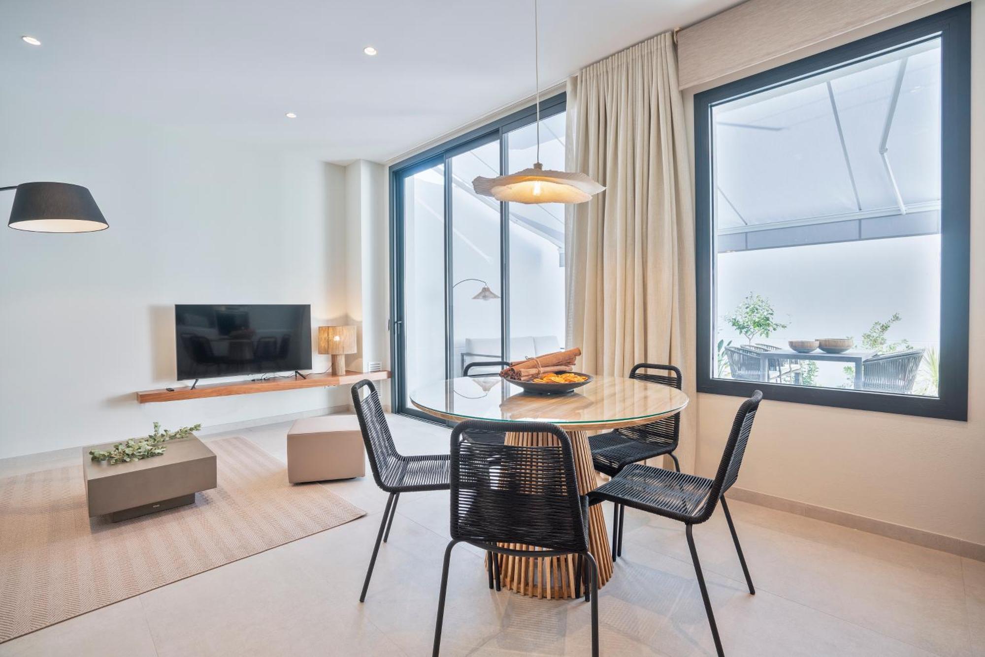 Sitges Spaces Garden Condo-2 Bedrooms, 2 Bathrooms, Garden Terrace, Near Center, Sleeps Up To 6- Monthly Rentals Only Kültér fotó