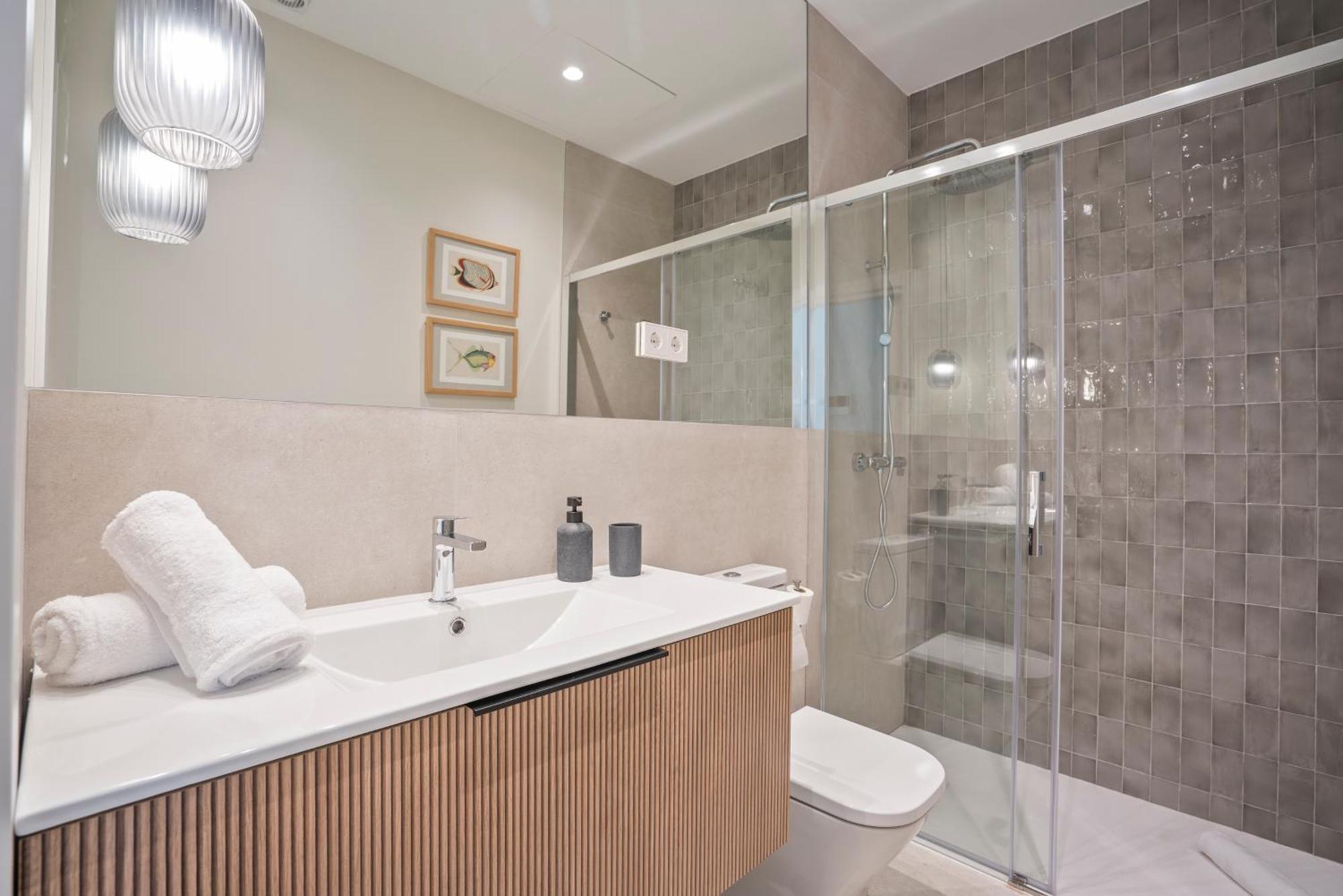 Sitges Spaces Garden Condo-2 Bedrooms, 2 Bathrooms, Garden Terrace, Near Center, Sleeps Up To 6- Monthly Rentals Only Kültér fotó
